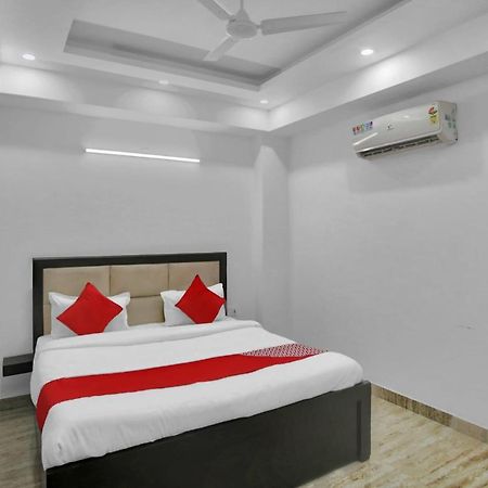 Oyo 82100 Golden Residency Noida Zewnętrze zdjęcie