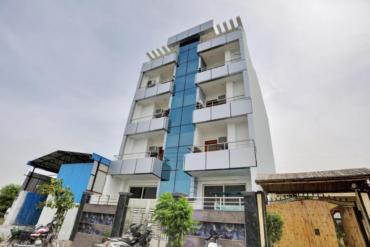 Oyo 82100 Golden Residency Noida Zewnętrze zdjęcie