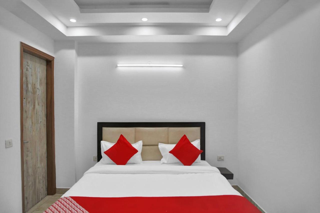 Oyo 82100 Golden Residency Noida Zewnętrze zdjęcie