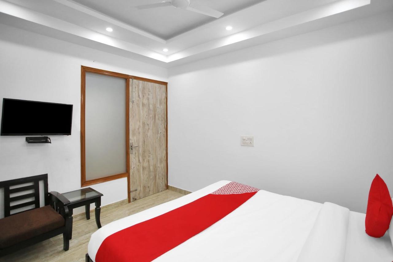Oyo 82100 Golden Residency Noida Zewnętrze zdjęcie